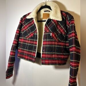 Levis Plaid Corduroy Jacket Ex
Boyfriend Trucker Snap Crop Sherpa
Ladies Small